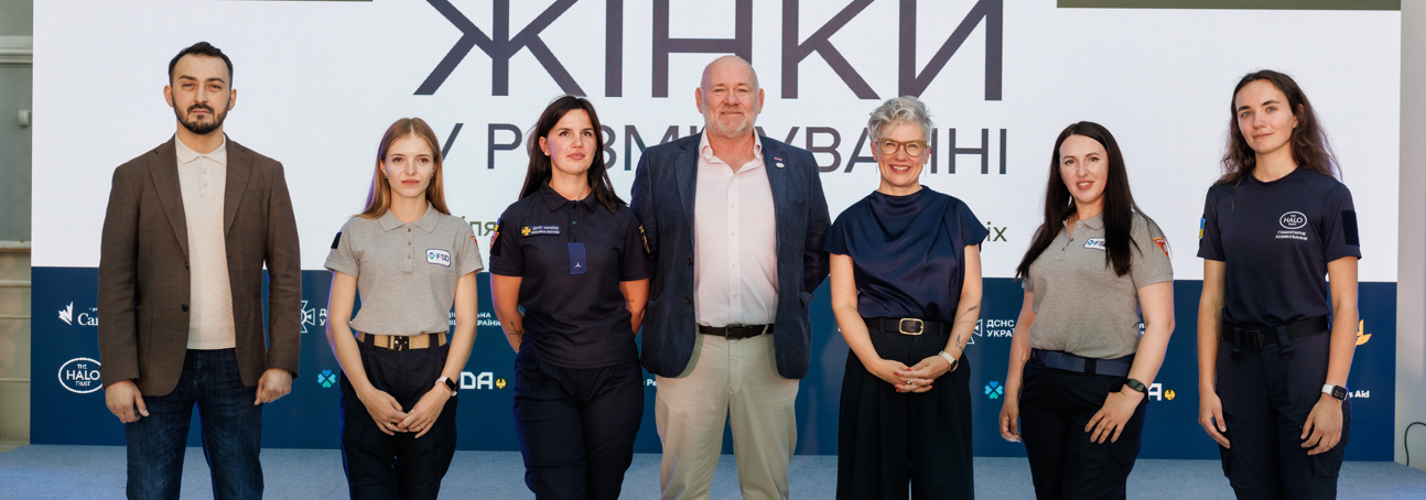 Голова програми з почесними гостями та учасницями виставки