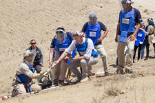 afghanistan-dutch-mfa-blok-visit-deminer-halo-trust