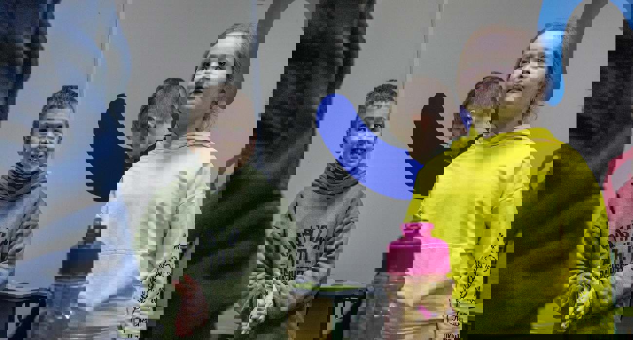 Школярі під час уроку мінної обізнаності