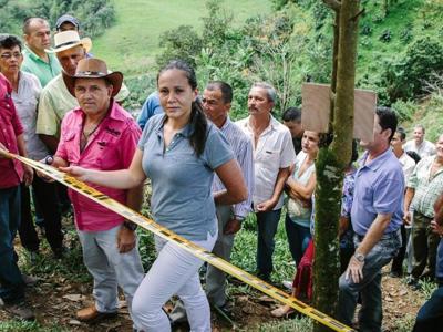 Link to Civilian-cleared minefield in Colombia handed back to local community